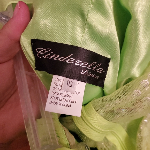 Dress - Picture 8 of 8